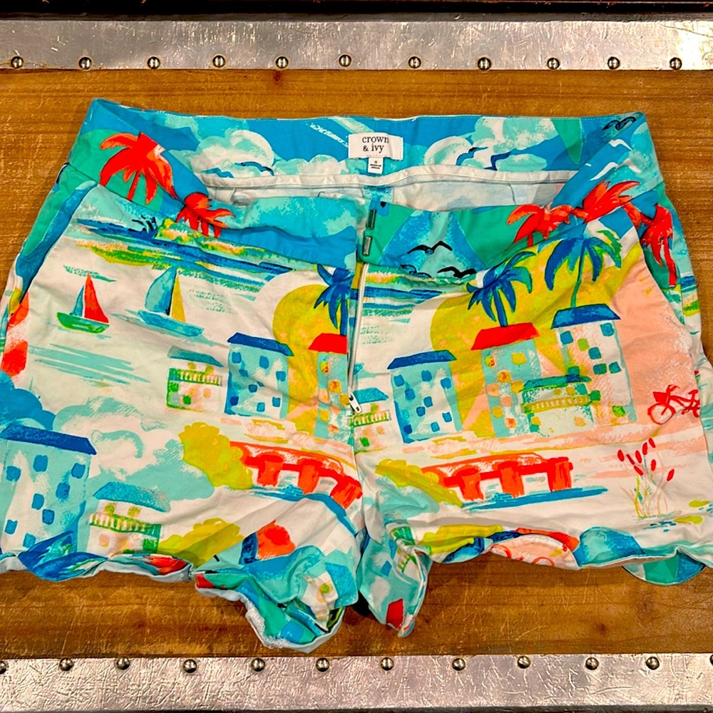 Crown & Ivy printed scallop shorts